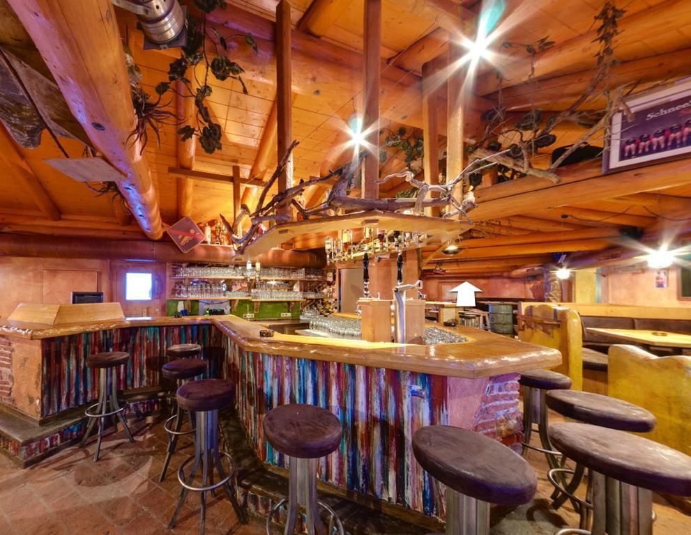 巴切尔阿西斯塔本酒店 莱奥冈 外观 照片